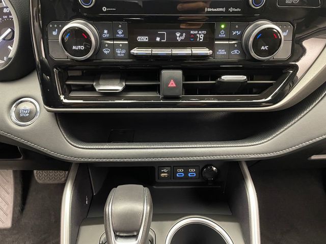 2022 Toyota Highlander XLE AWD - 22954582 - 26