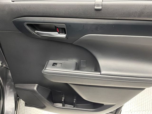 2022 Toyota Highlander XLE AWD - 22954582 - 36