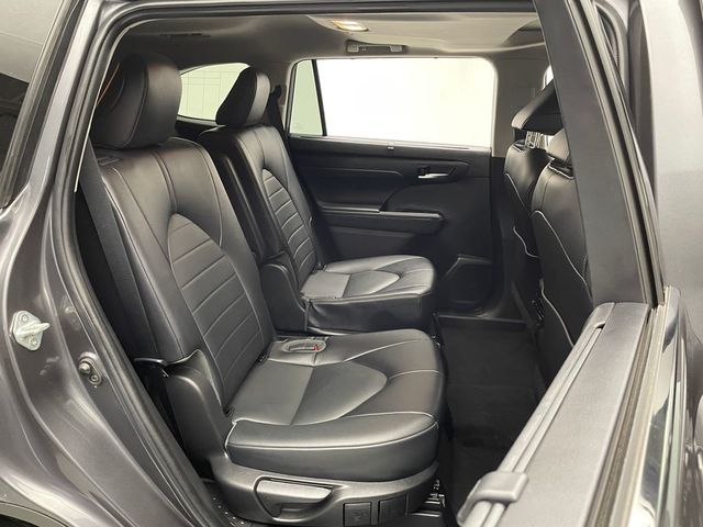 2022 Toyota Highlander XLE AWD - 22954582 - 38