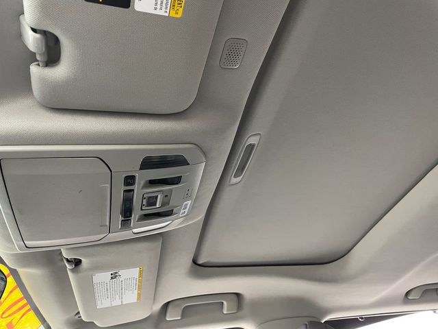 2022 Toyota Highlander XLE AWD - 22968034 - 31