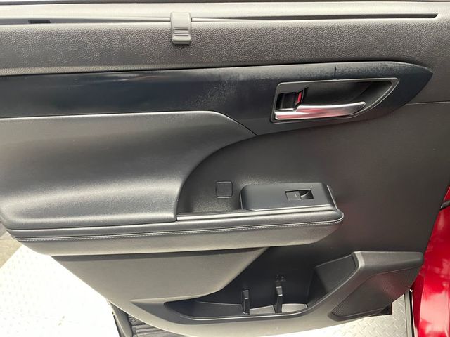 2022 Toyota Highlander XLE AWD - 22987786 - 14