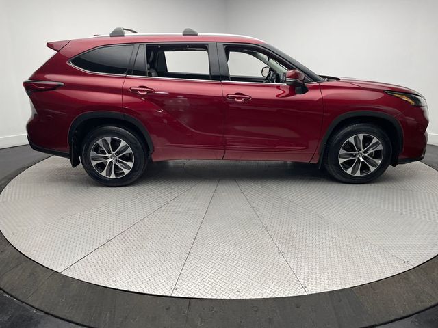 2022 Toyota Highlander XLE AWD - 22987786 - 3