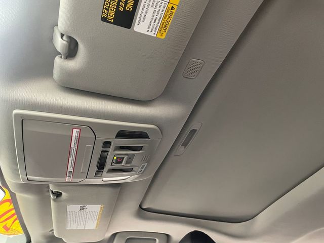 2022 Toyota Highlander XLE AWD - 22987786 - 40