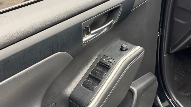2022 Toyota Highlander XLE AWD - 23034743 - 11