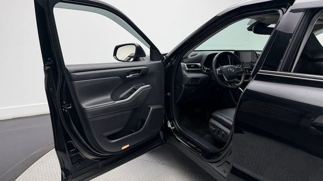 2022 Toyota Highlander XLE AWD - 23034743 - 16