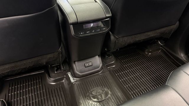 2022 Toyota Highlander XLE AWD - 23034743 - 30