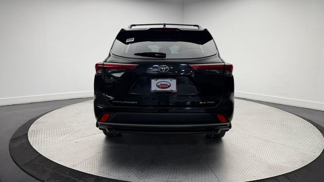 2022 Toyota Highlander XLE AWD - 23034743 - 36