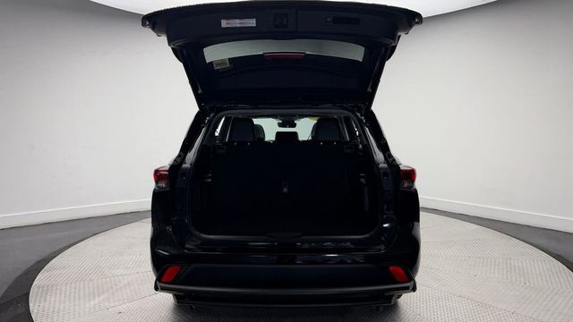 2022 Toyota Highlander XLE AWD - 23034743 - 37