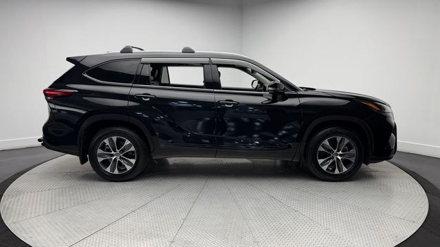 2022 Toyota Highlander XLE AWD - 23034743 - 42