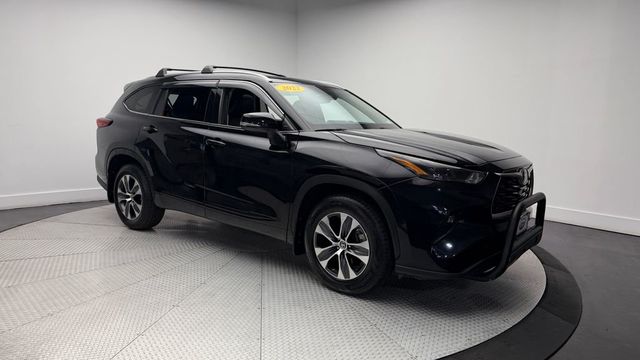 2022 Toyota Highlander XLE AWD - 23034743 - 43