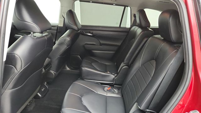 2022 Toyota Highlander XLE AWD - 22948586 - 19