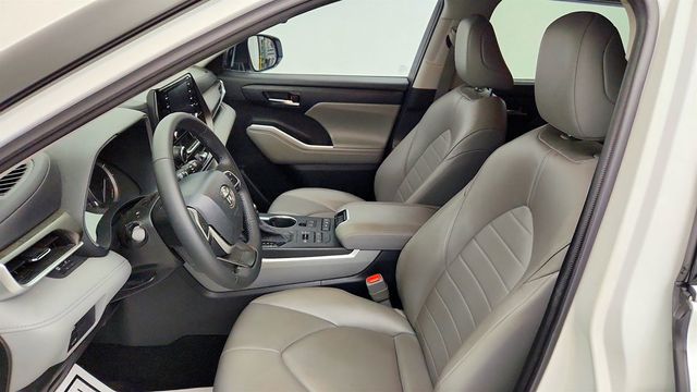 2022 Toyota Highlander XLE AWD - 23043971 - 18