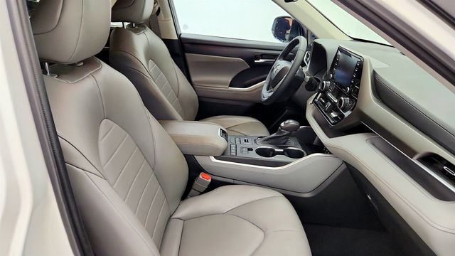 2022 Toyota Highlander XLE AWD - 23043971 - 22