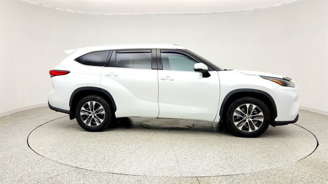 2022 Toyota Highlander XLE AWD - 23043971 - 3