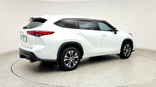 2022 Toyota Highlander XLE AWD - 23043971 - 4