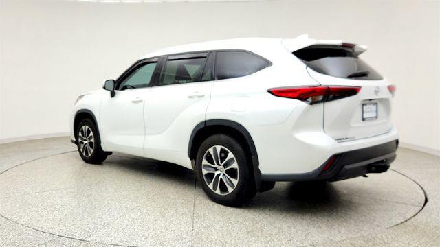 2022 Toyota Highlander XLE AWD - 23043971 - 6
