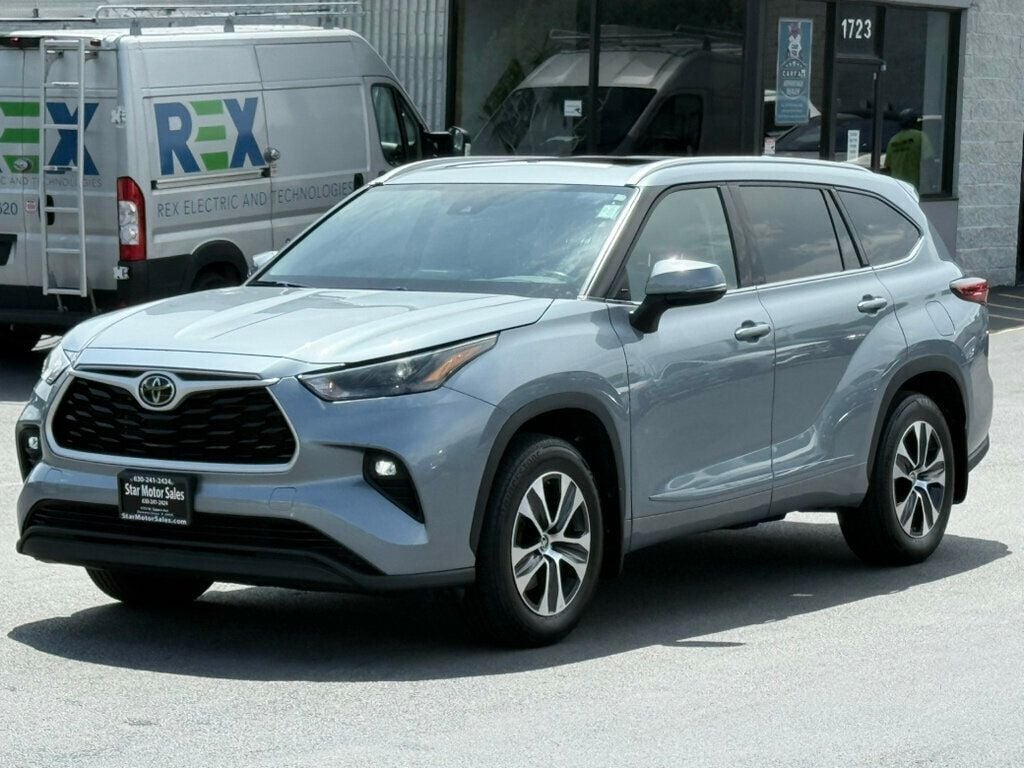 2022 Toyota Highlander XLE photo 11