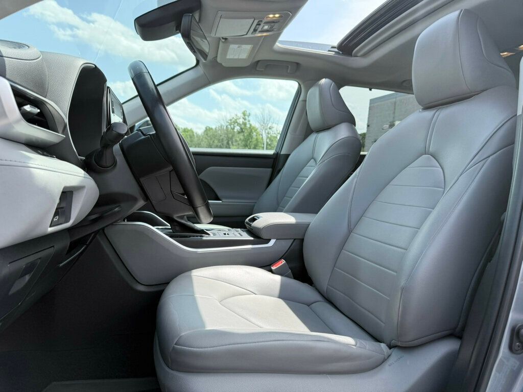 2022 Toyota Highlander XLE photo 15