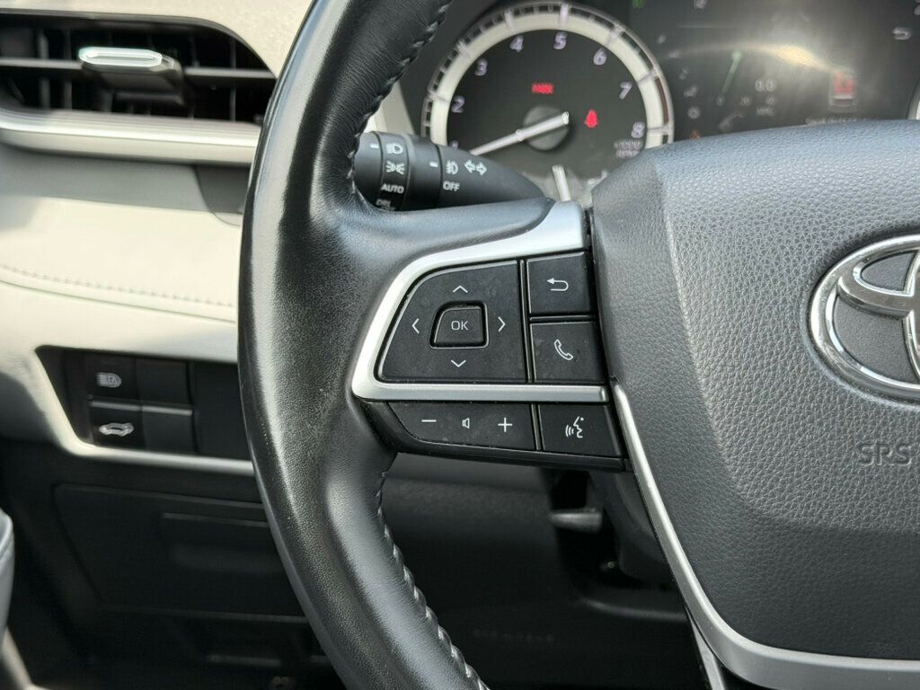 2022 Toyota Highlander XLE photo 28