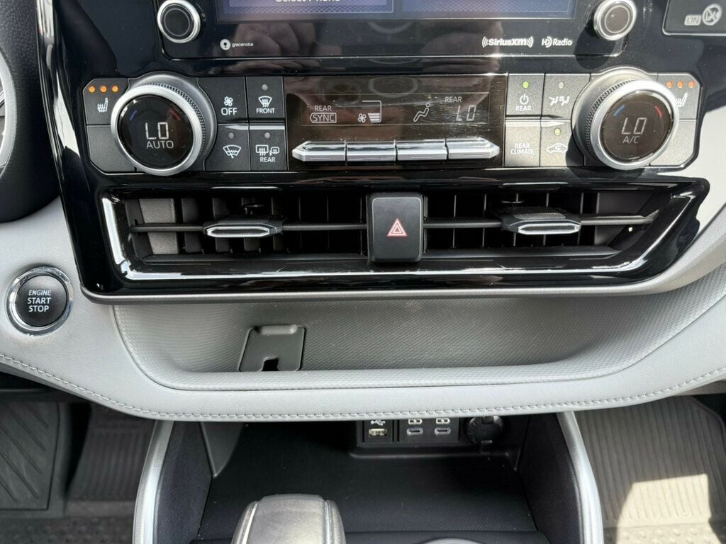 2022 Toyota Highlander XLE photo 31