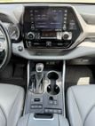 2022 Toyota Highlander XLE AWD - 22885246 - 33