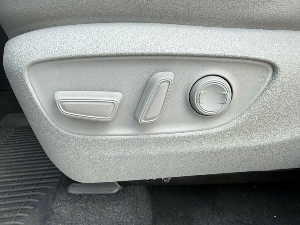 2022 Toyota Highlander XLE photo 36