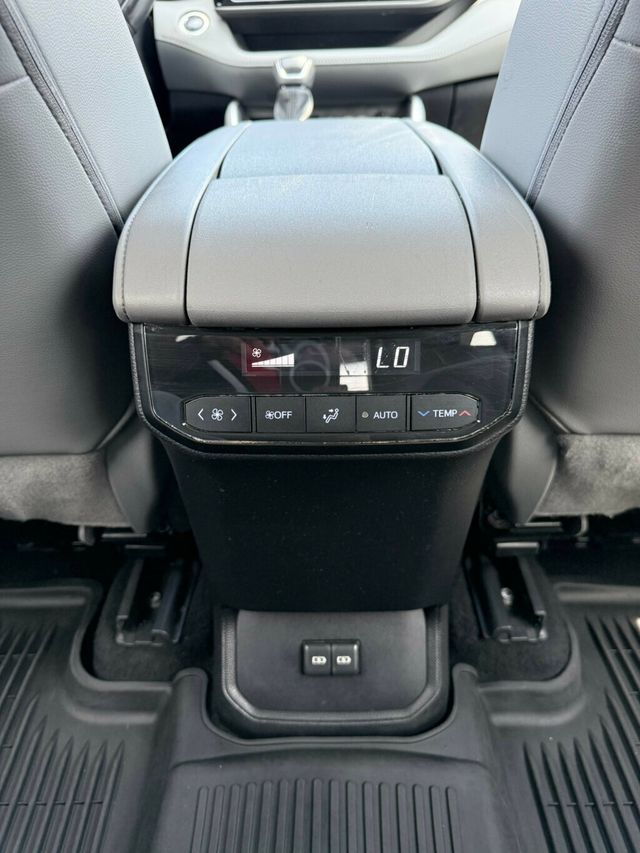 2022 Toyota Highlander XLE AWD - 22885246 - 36