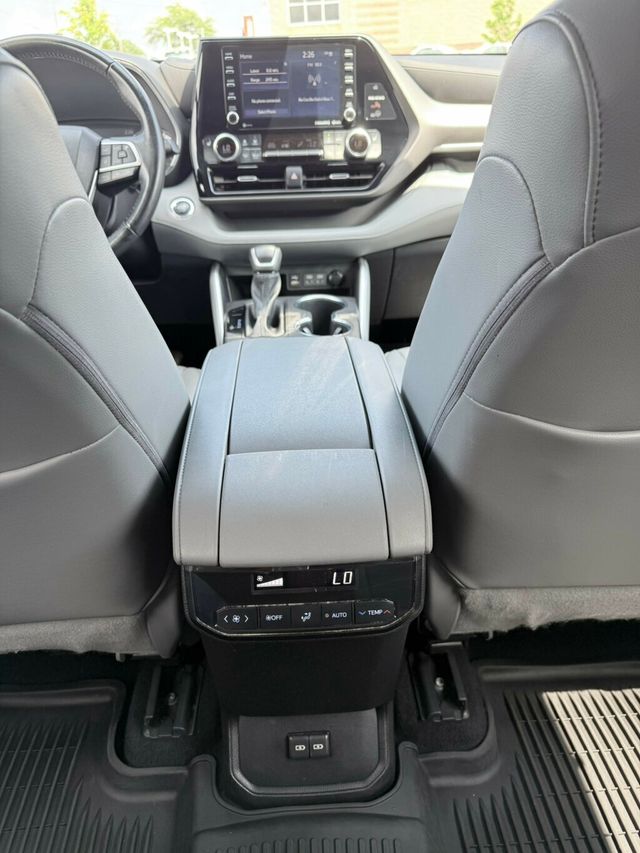 2022 Toyota Highlander XLE AWD - 22885246 - 37