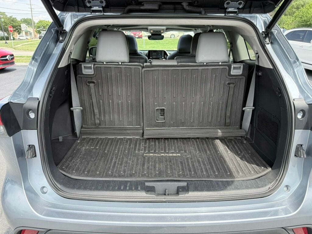 2022 Toyota Highlander XLE photo 39