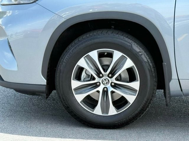 2022 Toyota Highlander XLE AWD - 22885246 - 43