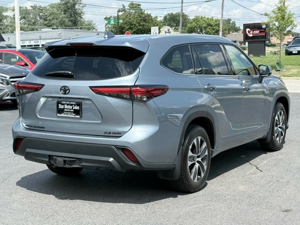 2022 Toyota Highlander XLE photo 8
