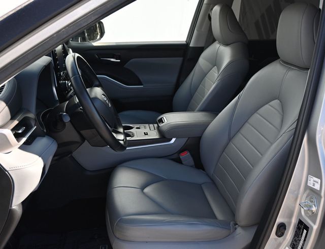 2022 Toyota Highlander XLE FWD - 23000127 - 12