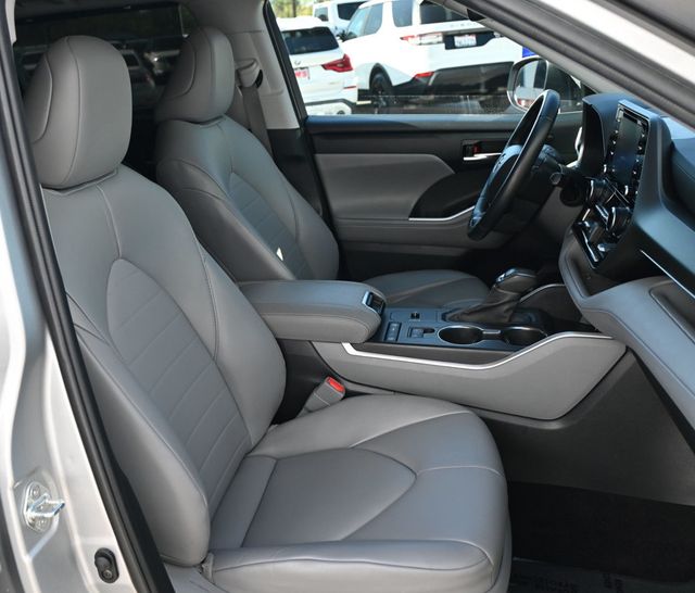 2022 Toyota Highlander XLE FWD - 23000127 - 15