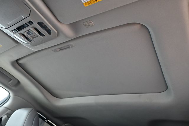 2022 Toyota Highlander XLE FWD - 23000127 - 18