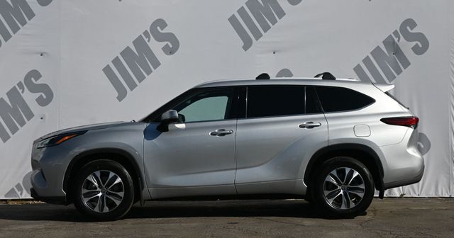 2022 Toyota Highlander XLE FWD - 23000127 - 4