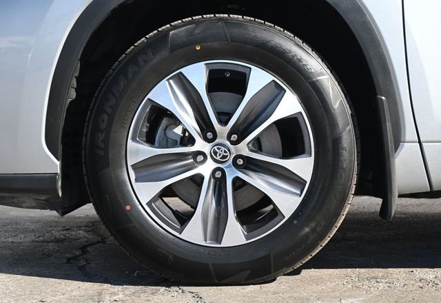 2022 Toyota Highlander XLE FWD - 23000127 - 5