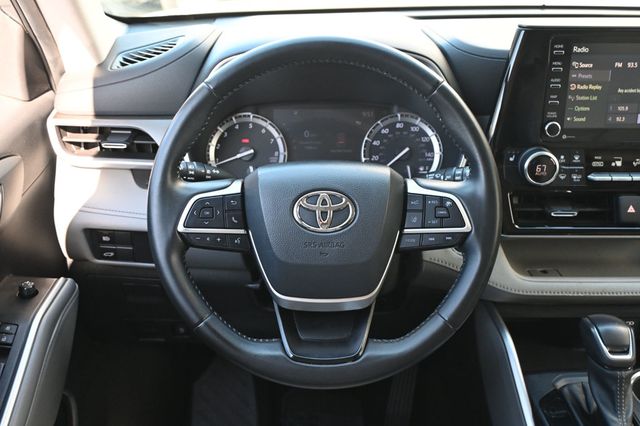 2022 Toyota Highlander XLE FWD - 23000127 - 8