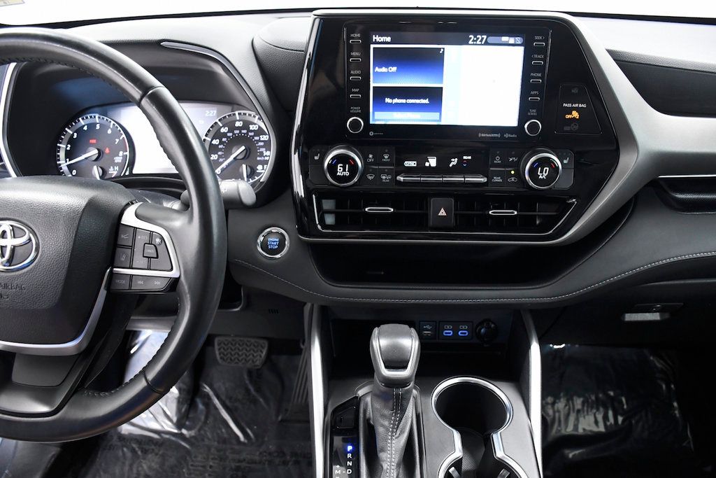 2022 Toyota Highlander XLE FWD - 22804423 - 25