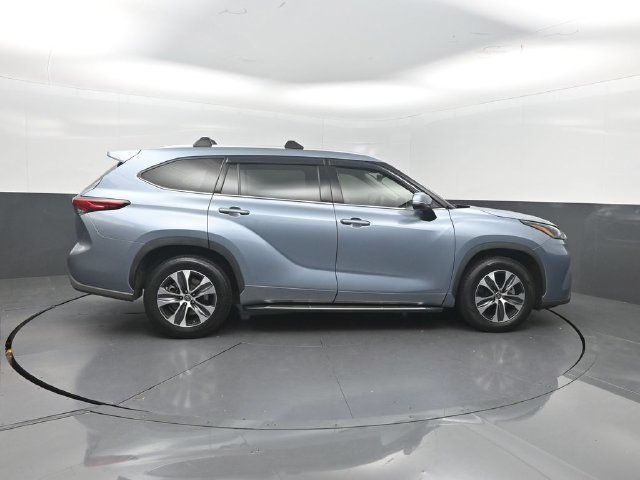 2022 Toyota Highlander XLE FWD - 23081041 - 27