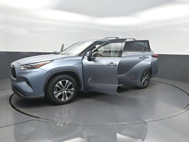 2022 Toyota Highlander XLE FWD - 23081041 - 30