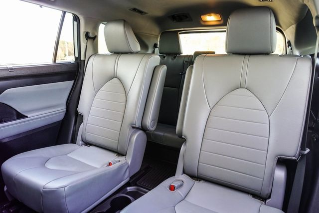 2022 Toyota Highlander XLE FWD - 22959733 - 34