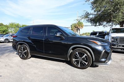2022 TOYOTA HIGHLANDER