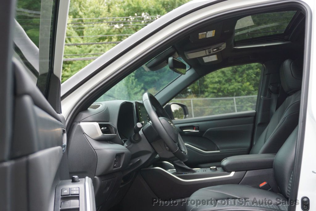 2022 Toyota Highlander XSE photo 10