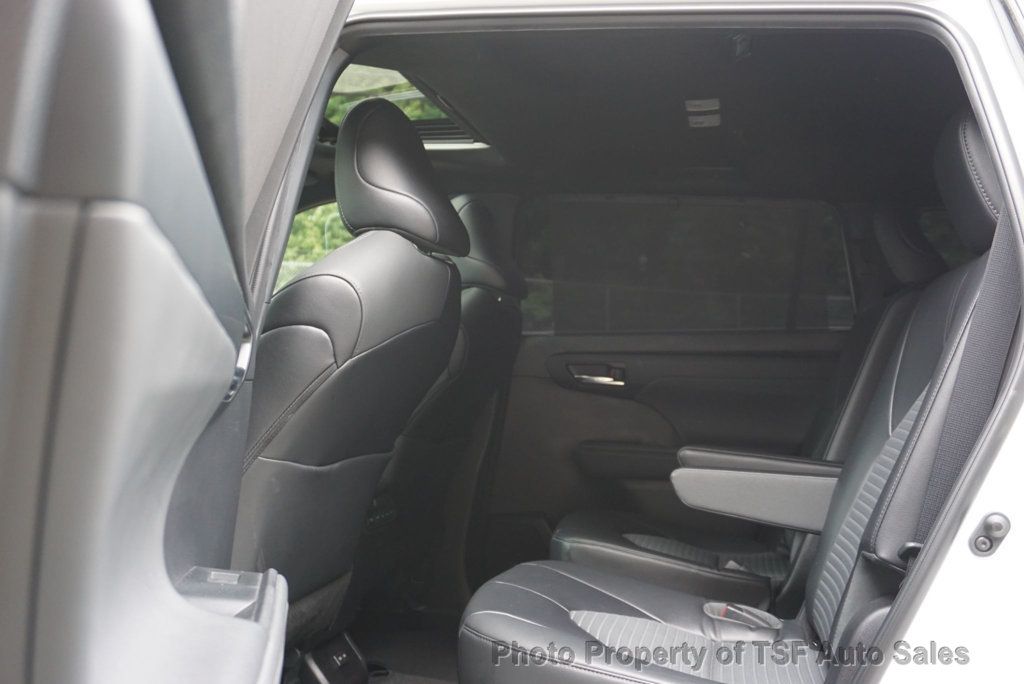 2022 Toyota Highlander XSE photo 12