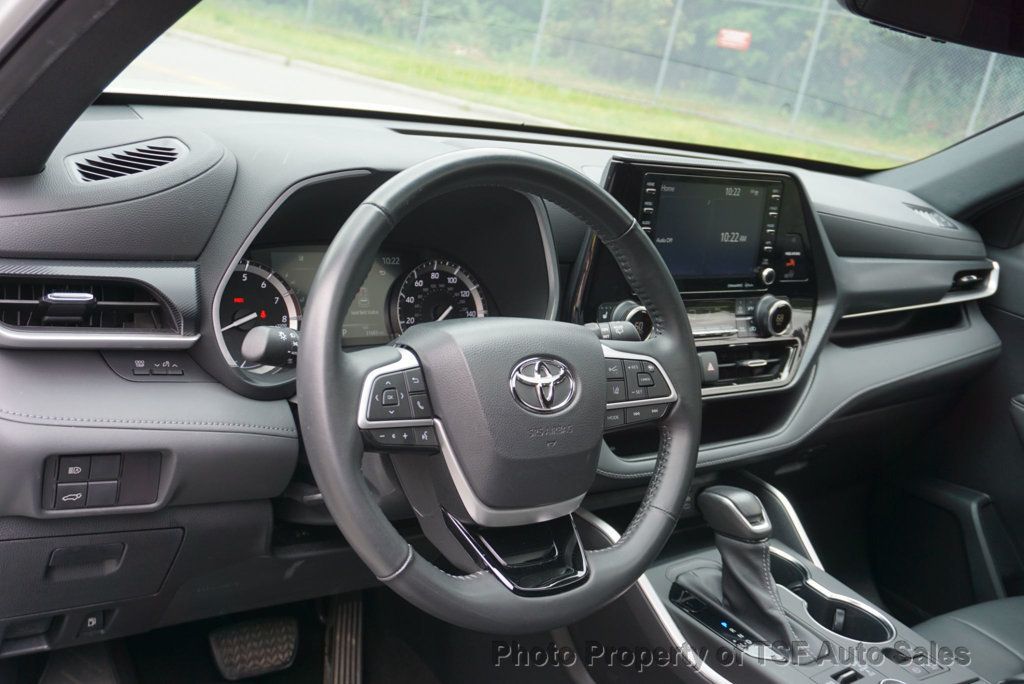 2022 Toyota Highlander XSE photo 16