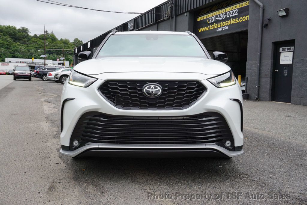 2022 Toyota Highlander XSE photo 2