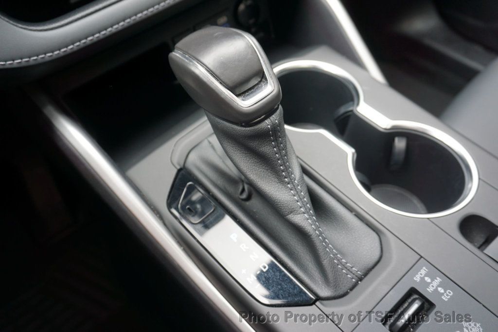 2022 Toyota Highlander XSE photo 25