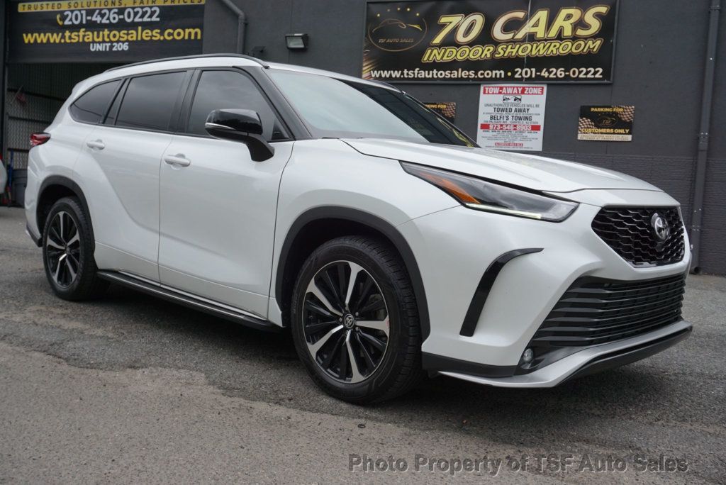 2022 Toyota Highlander XSE photo 9