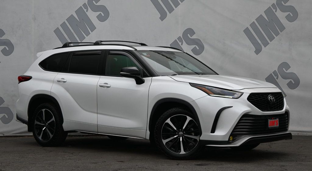 2022 Toyota Highlander XSE photo 2