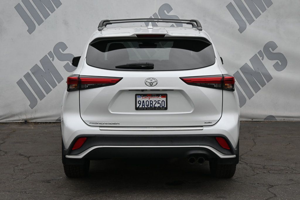 2022 Toyota Highlander XSE photo 3